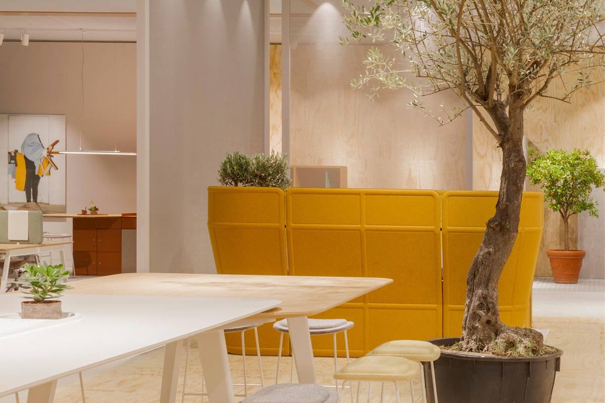 Ein modernes Büro ist mehr als nur ein Raum. Es ist das Herzstück deines täglichen Lebens, ein Ort, an dem du deine Zeit verbringst, Aufgaben bewältigst und Verbindungen knüpfst. Doch warum ist dein Wohlbefinden im Büro so entscheidend? Lass uns eintauchen und die Gründe entdecken, warum es einen Unterschied macht:Ein modernes Büro ist mehr als nur ein Raum. Es ist das Herzstück deines täglichen Lebens, ein Ort, an dem du deine Zeit verbringst, Aufgaben bewältigst und Verbindungen knüpfst. Doch warum ist dein Wohlbefinden im Büro so entscheidend? Lass uns eintauchen und die Gründe entdecken, warum es einen Unterschied macht: