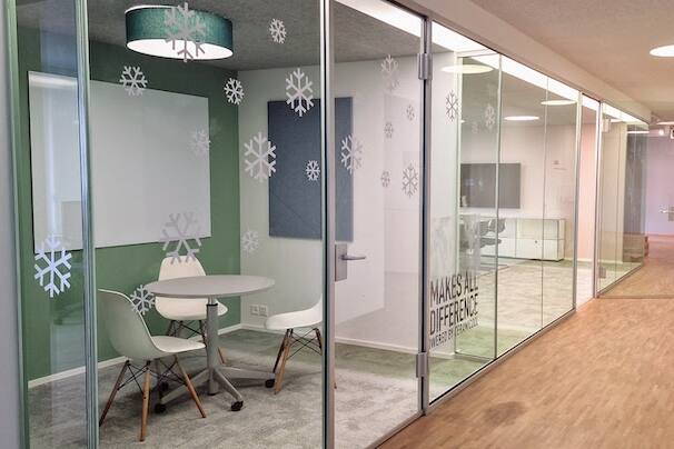 Verschiedene Sitzungszimmer mit innovativem Setting