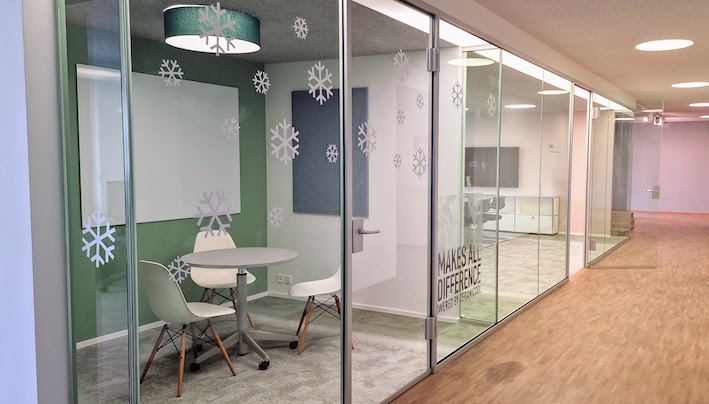 Verschiedene Sitzungszimmer mit innovativem Setting